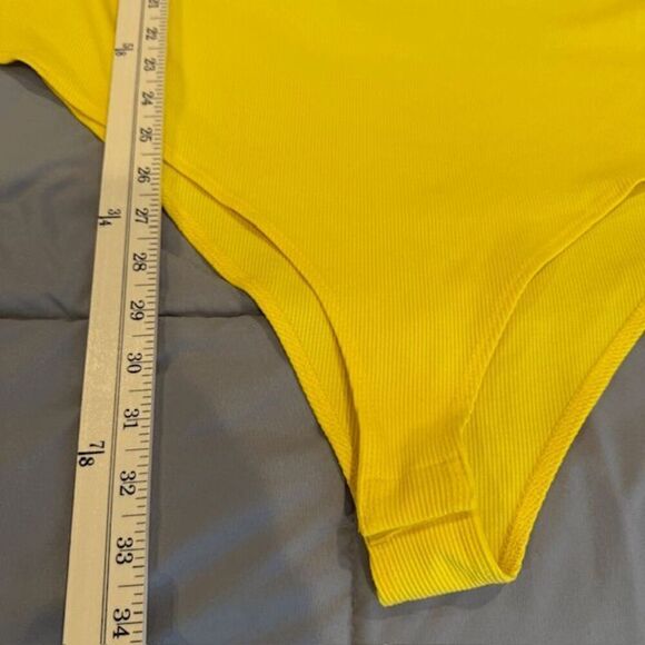 NWT Sergio Hudson for Target Ribbed Stretch Bodysuit Twist Front Yellow Size 2X - Picture 8 of 10
